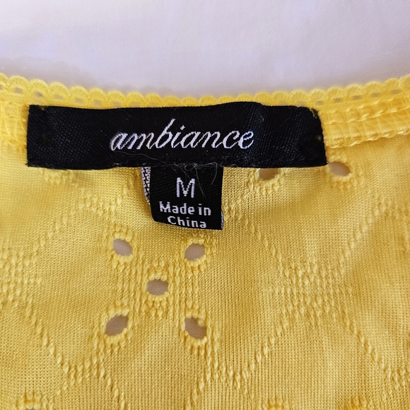 AMBIANCE Adorable Womens Short Sleeve Top, Bright Yellow, Sz M- Fits Tight - Picture 7 of 8